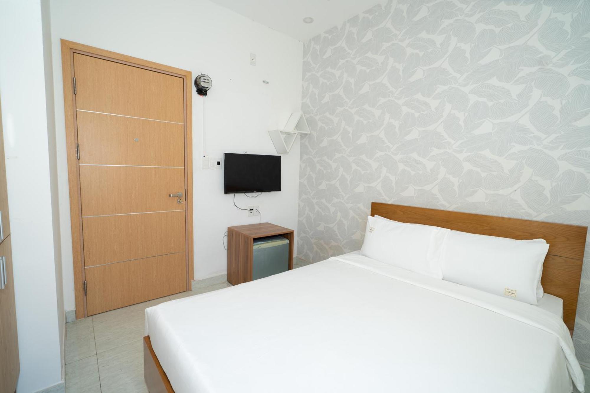 Bona Hotel *
